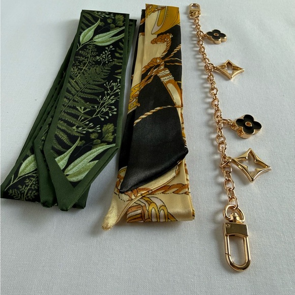 The Unbranded Brand Accessories - Bag accessories unbranded 2 scarfs and 1 chain set